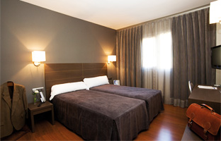 Habitación con dos camas - Hotel Cisneros Alcalá